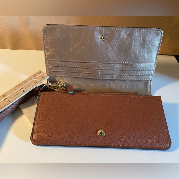 ANNE KLEIN. Brown Folded Wristlet Wallet. - Picture 4 of 15